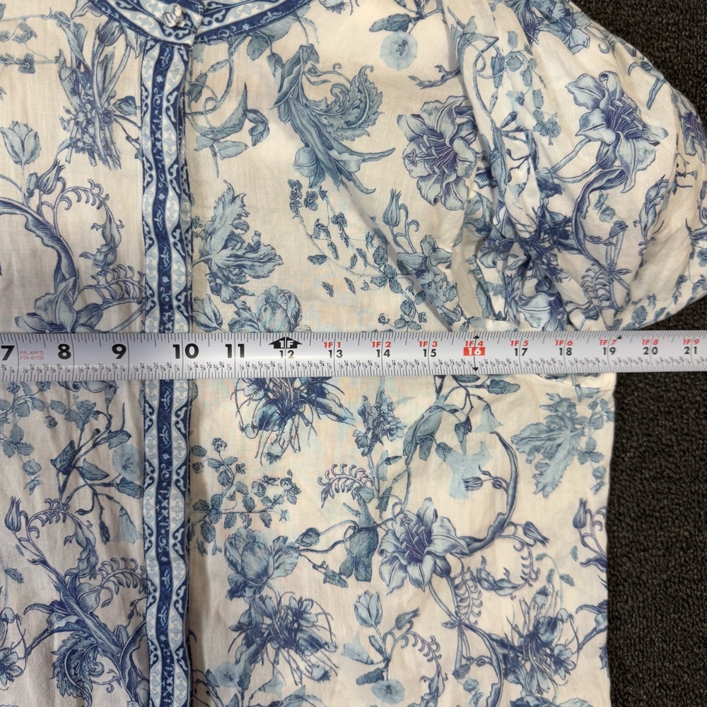 Alice + Olivia Blue and White Patterned Crop Floral Cotton Top, Large - Picture 5 of 8